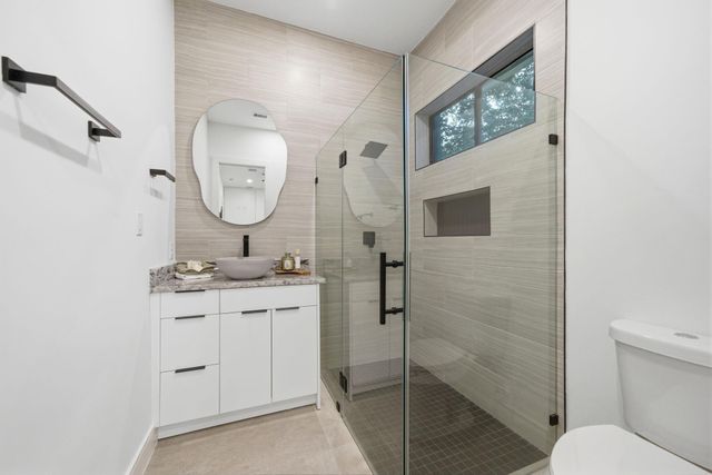 809 Memorial Heights Drive, Houston, TX 77007