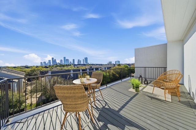 809 Memorial Heights Drive, Houston, TX 77007