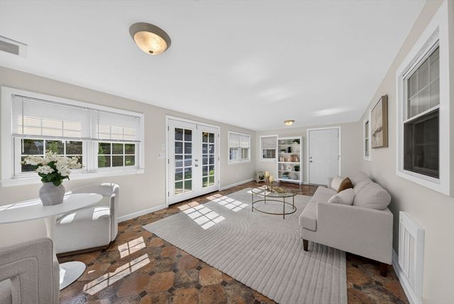 81 Juniper Dr, Norwood, MA 02062