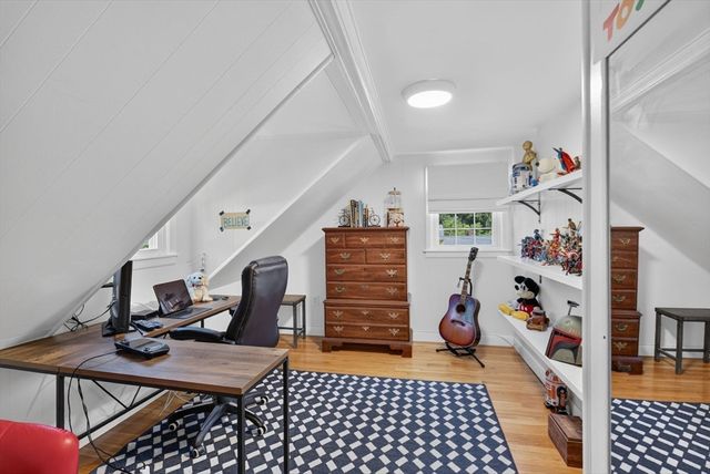 81 Juniper Dr, Norwood, MA 02062