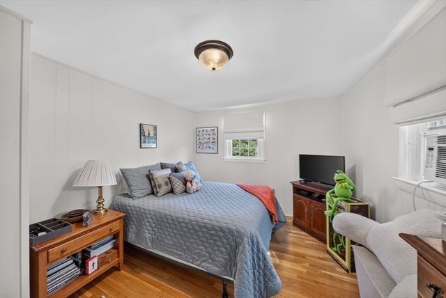 81 Juniper Dr, Norwood, MA 02062