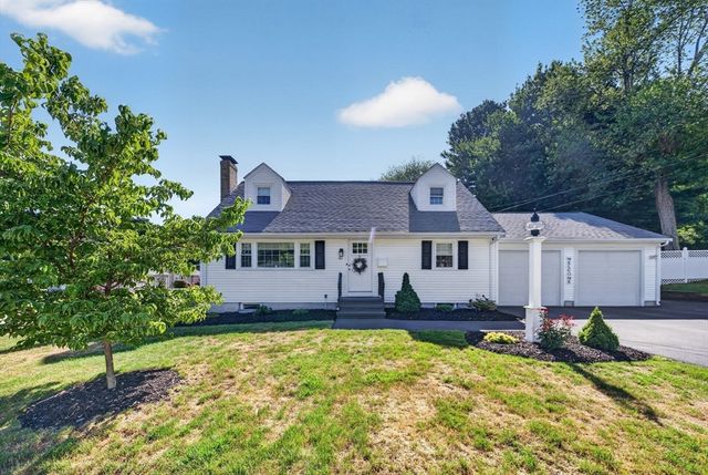 81 Juniper Dr, Norwood, MA 02062