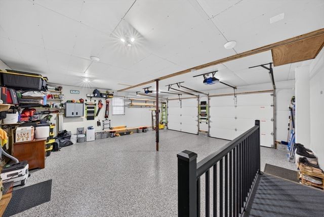81 Juniper Dr, Norwood, MA 02062