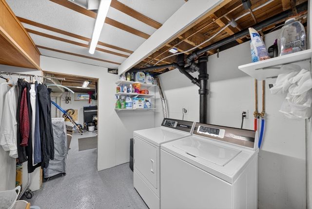 81 Juniper Dr, Norwood, MA 02062
