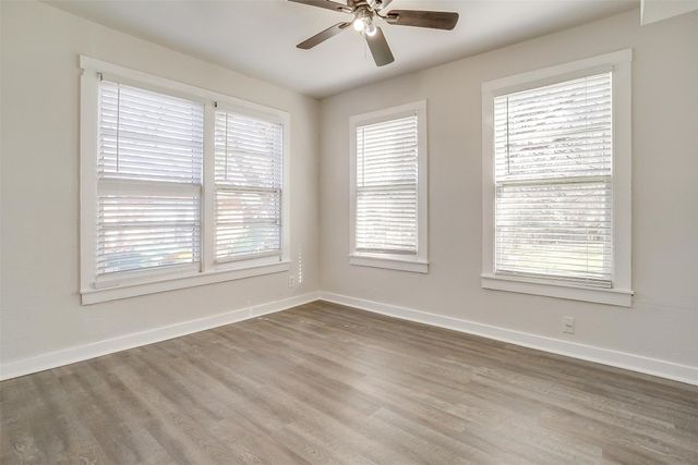 691 Meadow Park Drive, White Settlement, TX 76108