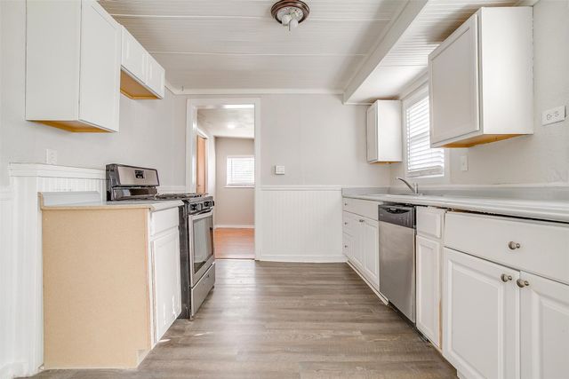 691 Meadow Park Drive, White Settlement, TX 76108