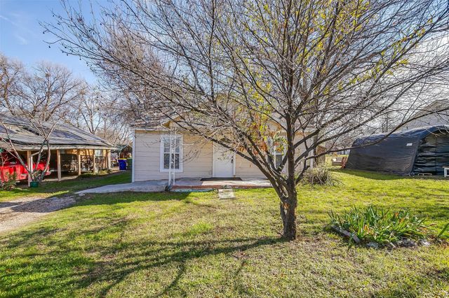 691 Meadow Park Drive, White Settlement, TX 76108