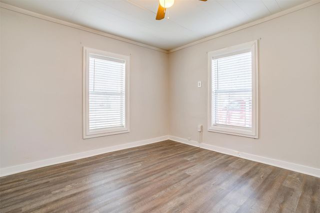 691 Meadow Park Drive, White Settlement, TX 76108