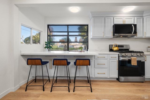 1313 Mcgregor Ave, Petaluma, CA 94954