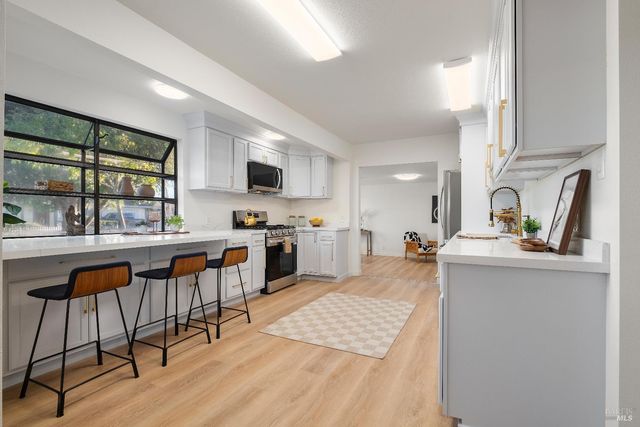 1313 Mcgregor Ave, Petaluma, CA 94954