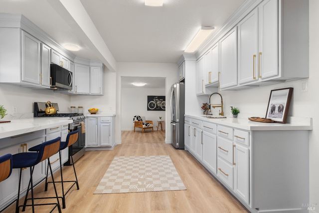 1313 Mcgregor Ave, Petaluma, CA 94954