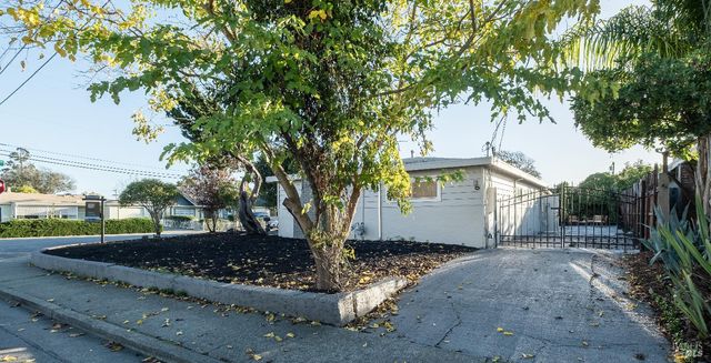 1313 Mcgregor Ave, Petaluma, CA 94954