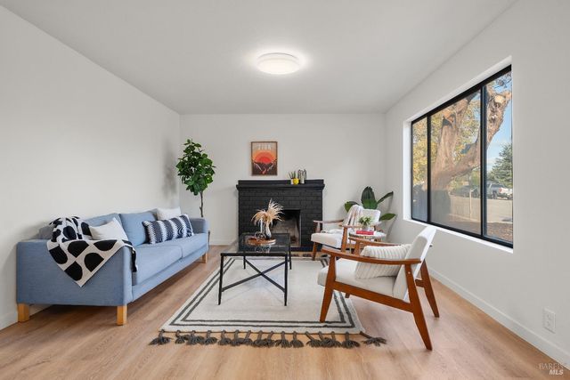 1313 Mcgregor Ave, Petaluma, CA 94954