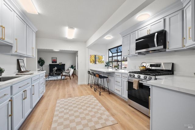 1313 Mcgregor Ave, Petaluma, CA 94954