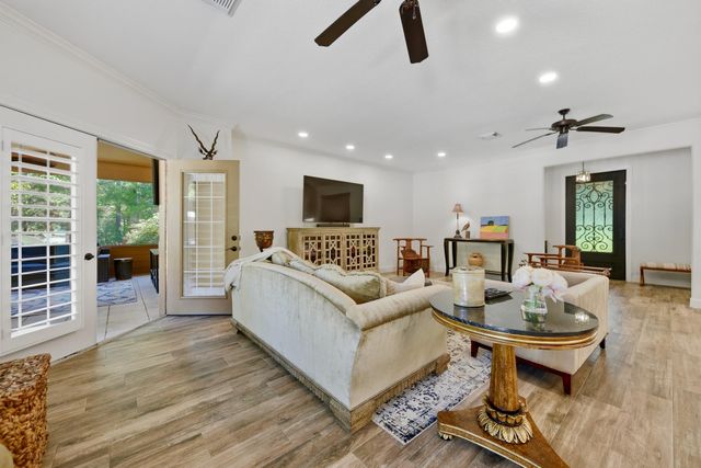 404 Saint Andrews DR, New Ulm, TX 78950