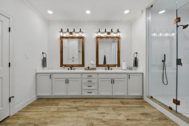 404 Saint Andrews DR, New Ulm, TX 78950