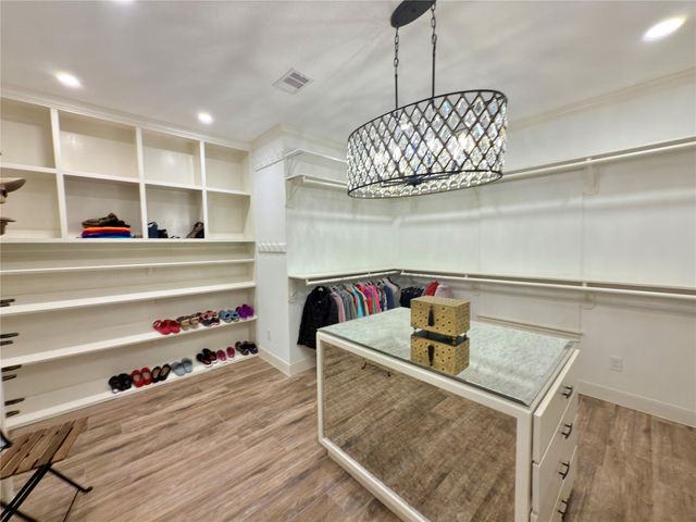 404 Saint Andrews DR, New Ulm, TX 78950