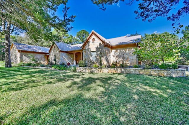 404 Saint Andrews DR, New Ulm, TX 78950