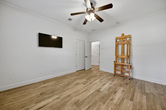 404 Saint Andrews DR, New Ulm, TX 78950