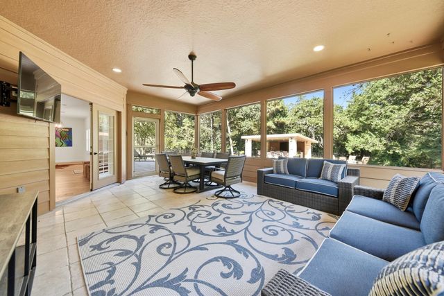 404 Saint Andrews DR, New Ulm, TX 78950