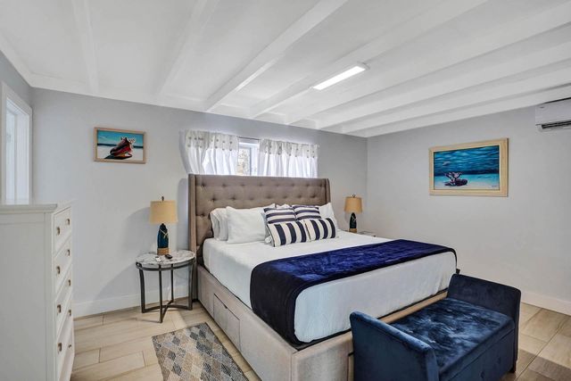 1040 NE 16th Terrace, Fort Lauderdale, FL 33304