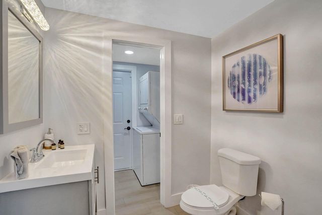 1040 NE 16th Terrace, Fort Lauderdale, FL 33304