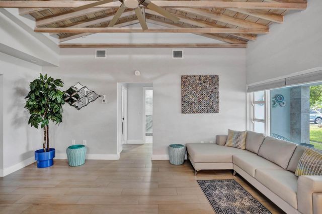 1040 NE 16th Terrace, Fort Lauderdale, FL 33304