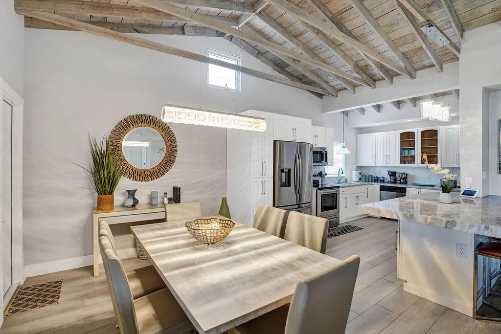 1040 NE 16th Terrace, Fort Lauderdale, FL 33304