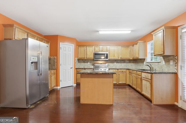 3475 Midway Cove Drive, Loganville, GA 30052