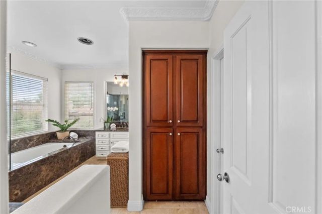 48 PARKCREST, Irvine, CA 92620