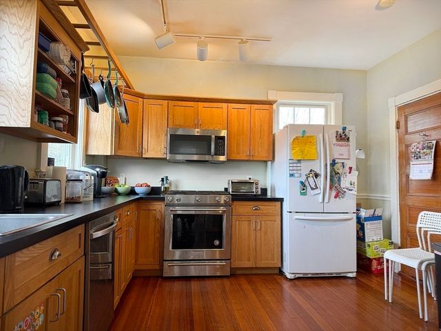70 Perry St 3, Brookline, MA 02446
