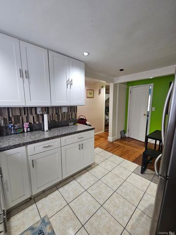 114-52 205th Street, Saint Albans, NY 11412