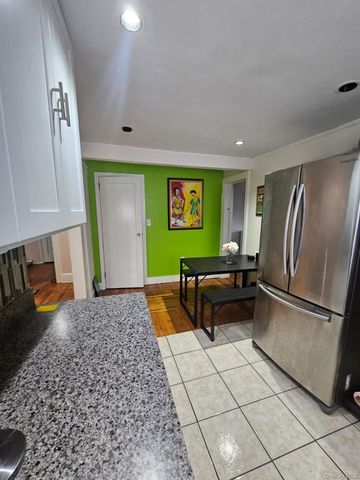 114-52 205th Street, Saint Albans, NY 11412