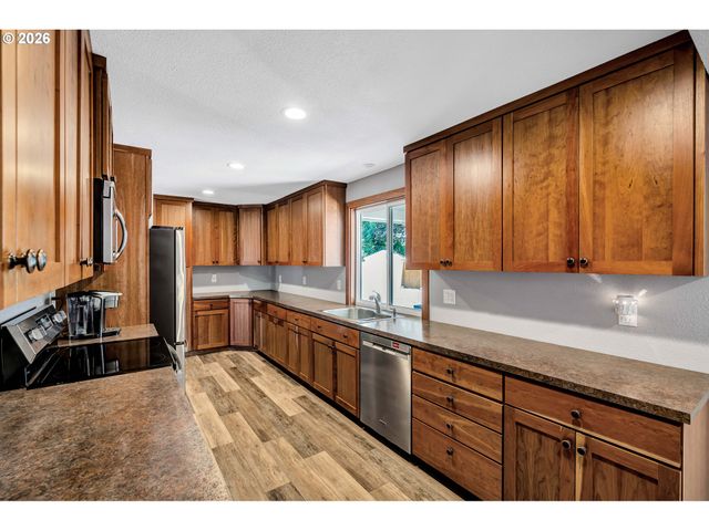 12011 Nw 35TH Ave, Vancouver, WA 98685