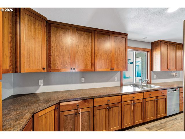 12011 Nw 35TH Ave, Vancouver, WA 98685