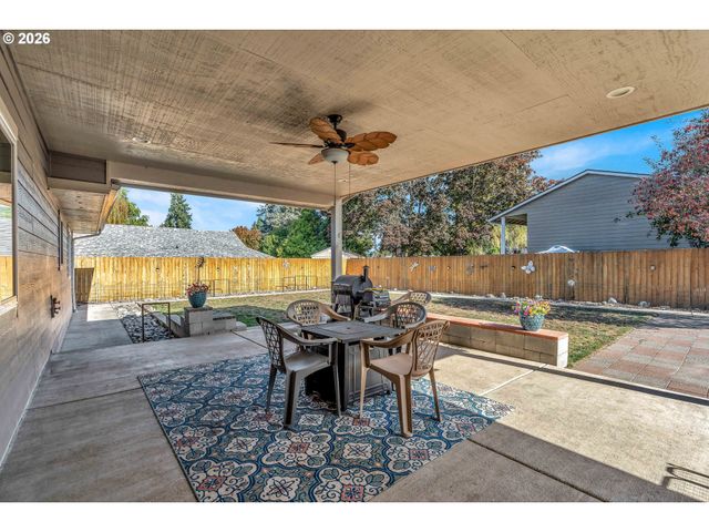12011 Nw 35TH Ave, Vancouver, WA 98685