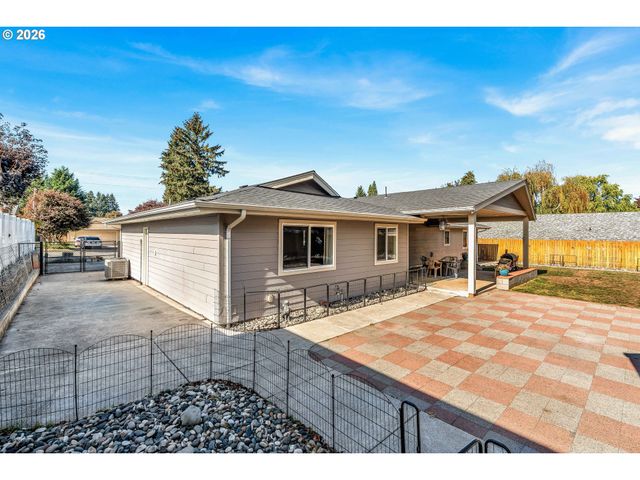 12011 Nw 35TH Ave, Vancouver, WA 98685