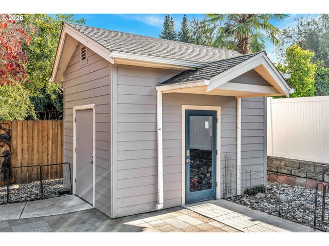 12011 Nw 35TH Ave, Vancouver, WA 98685