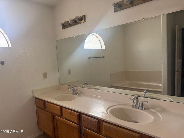 627 N QUARTZ Street, Gilbert, AZ 85234