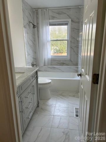 225 S Chase Street, Charlotte, NC 28207