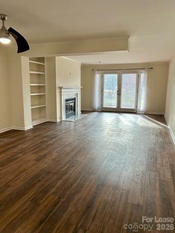 225 S Chase Street, Charlotte, NC 28207