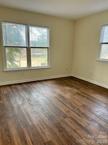 225 S Chase Street, Charlotte, NC 28207