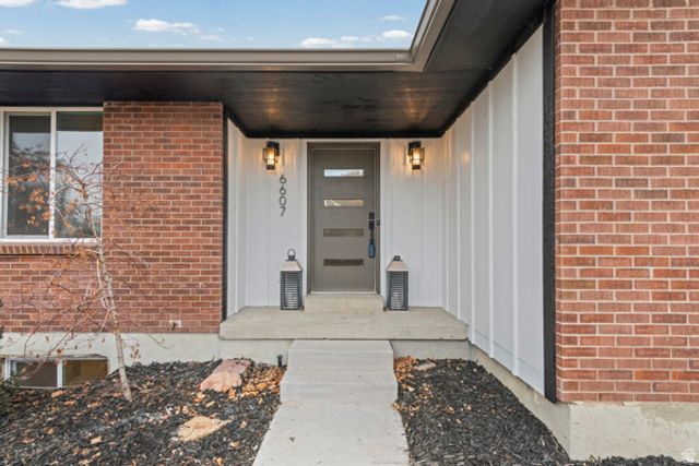 6607 S 2300 E, Cottonwood Heights, UT 84121
