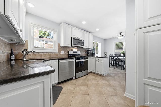 9905 S Maplewood Avenue, Chicago, IL 60655