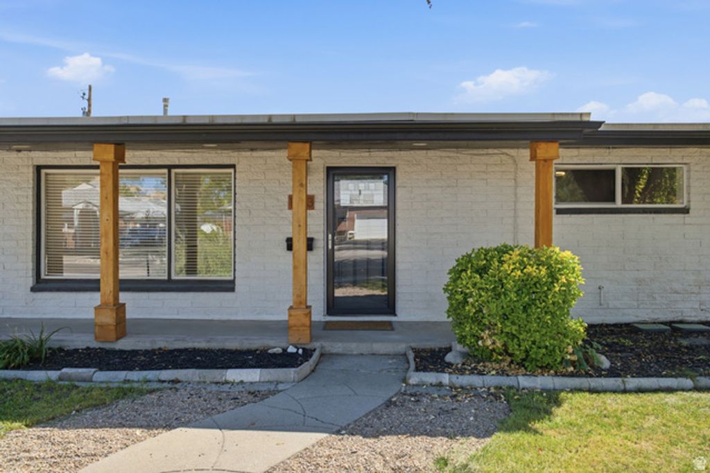1093 W MACFARLAND DR, Salt Lake City, UT 84116 — photo 2