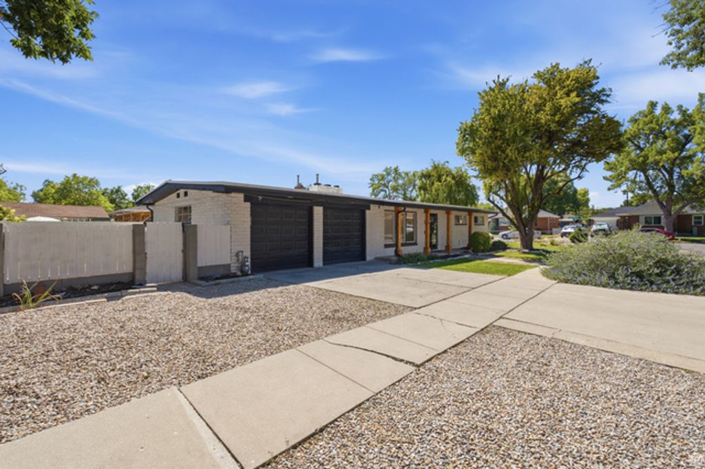 1093 W MACFARLAND DR, Salt Lake City, UT 84116 — photo 3
