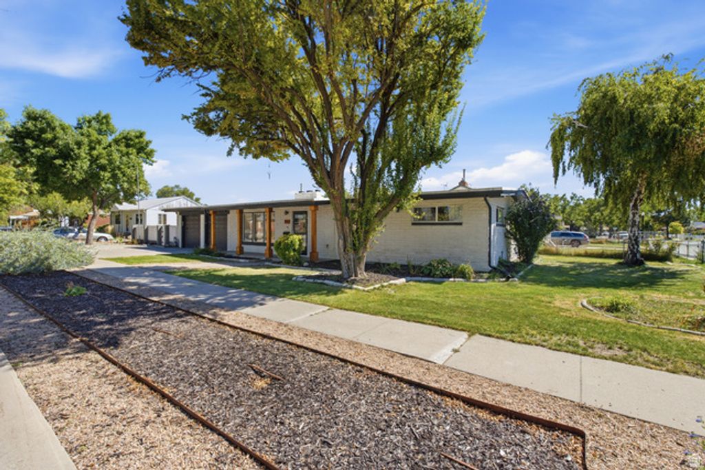 1093 W MACFARLAND DR, Salt Lake City, UT 84116 — photo 4