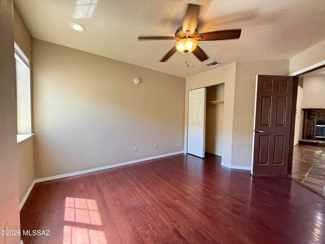 4221 N Summer Set Drive, Tucson, AZ 85750