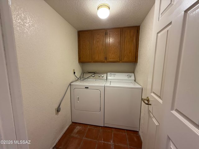 4221 N Summer Set Drive, Tucson, AZ 85750