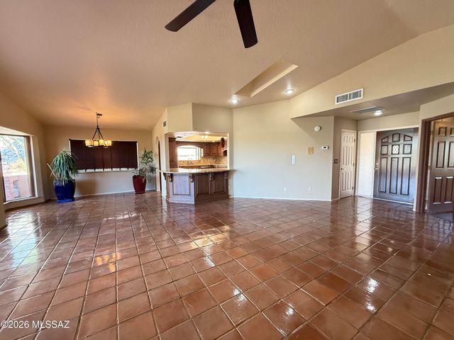 4221 N Summer Set Drive, Tucson, AZ 85750